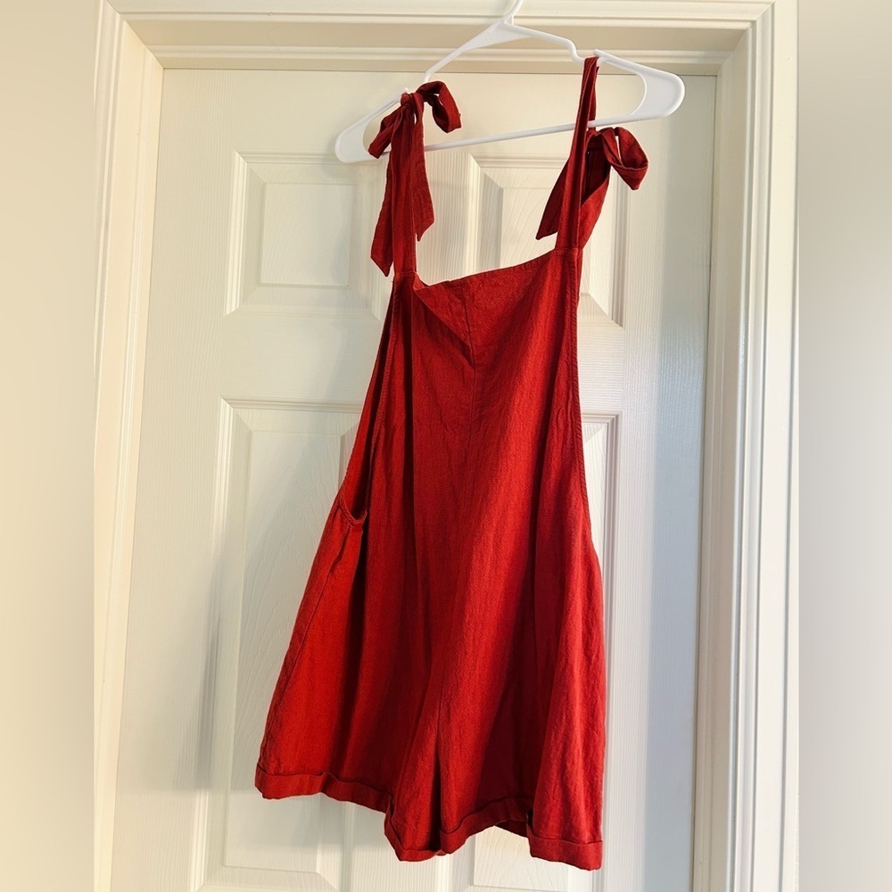 Red Pocket Overall Romper Jumpsuit Size Small - Picture 4 of 4
